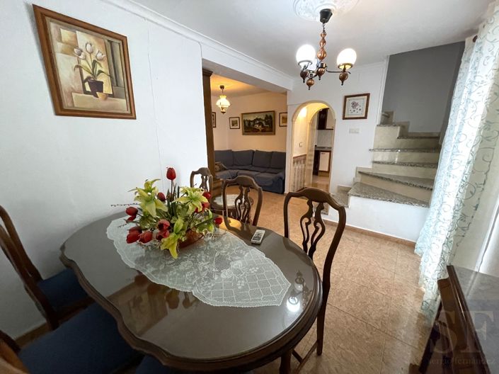 Image No.4-4 Bed Townhouse for sale