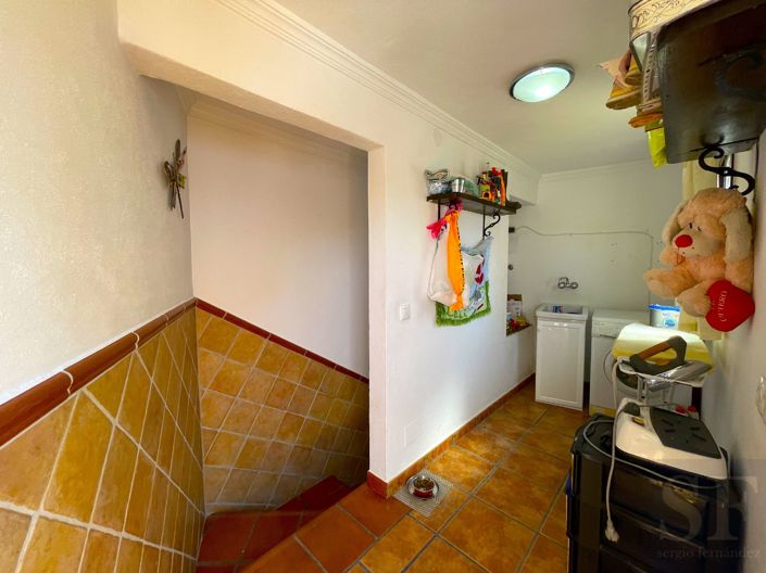 Image No.12-2 Bed Townhouse for sale