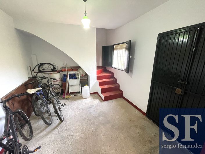 Image No.15-5 Bed Townhouse for sale