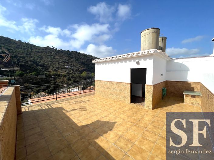 Image No.18-5 Bed Townhouse for sale