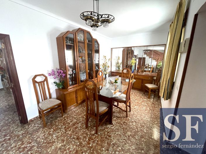 Image No.2-5 Bed Townhouse for sale