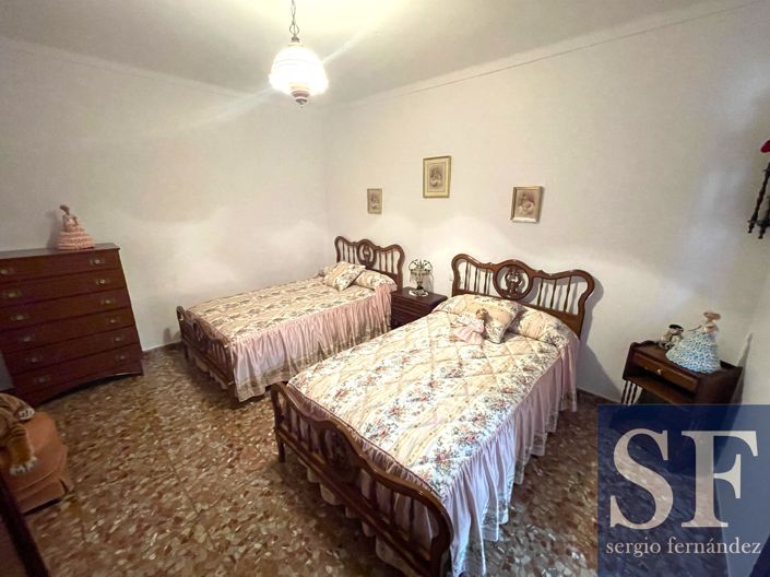 Image No.7-5 Bed Townhouse for sale