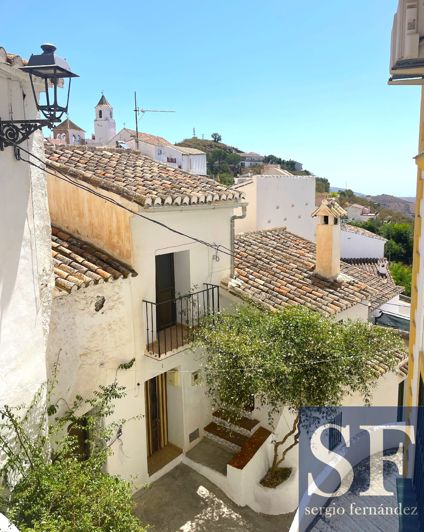 Image No.11-3 Bed Townhouse for sale