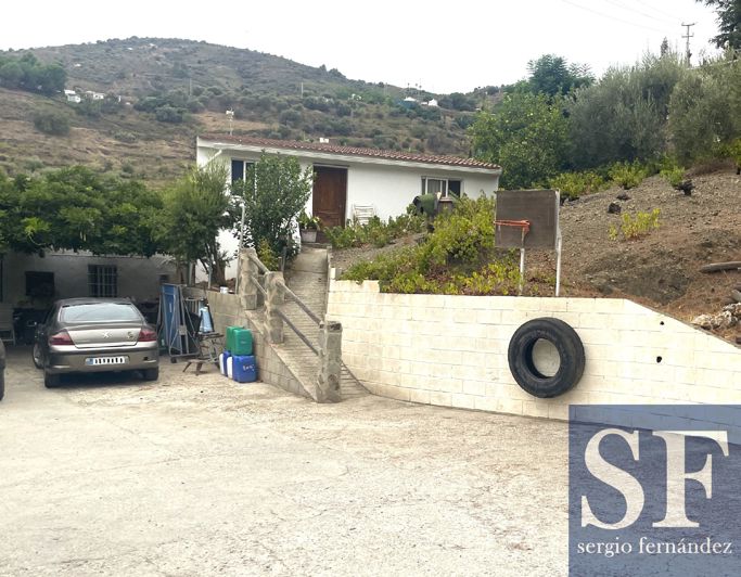Image No.1-4 Bed Villa for sale