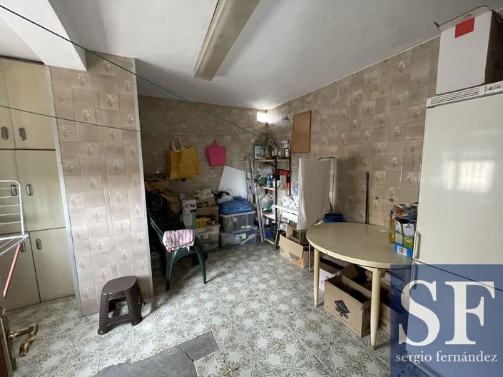 Image No.15-8 Bed Townhouse for sale