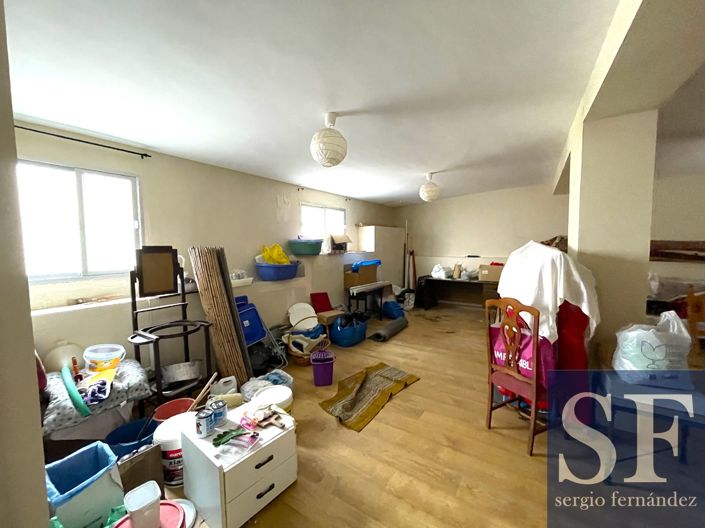 Image No.17-8 Bed Townhouse for sale