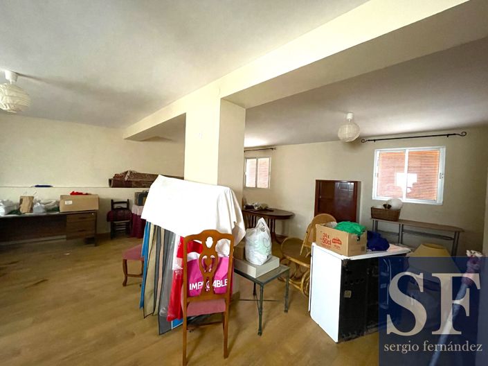 Image No.18-8 Bed Townhouse for sale