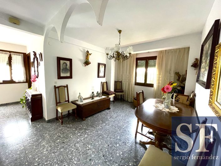 Image No.5-8 Bed Townhouse for sale