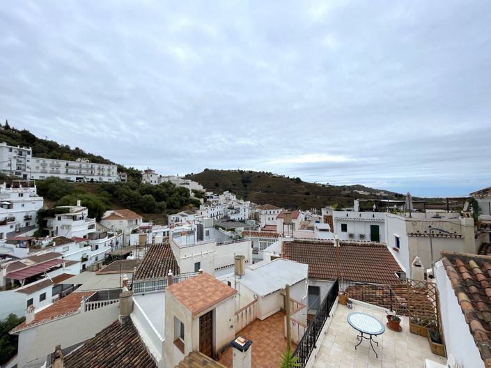 Image No.13-2 Bed Townhouse for sale