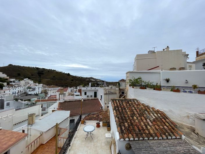 Image No.14-2 Bed Townhouse for sale