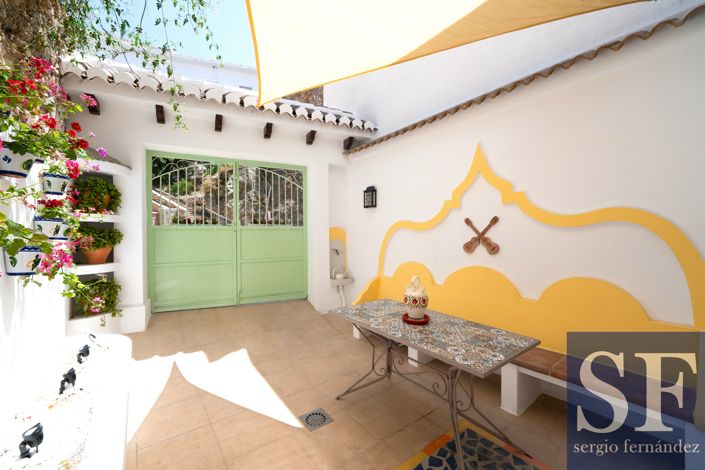 Image No.1-4 Bed Townhouse for sale