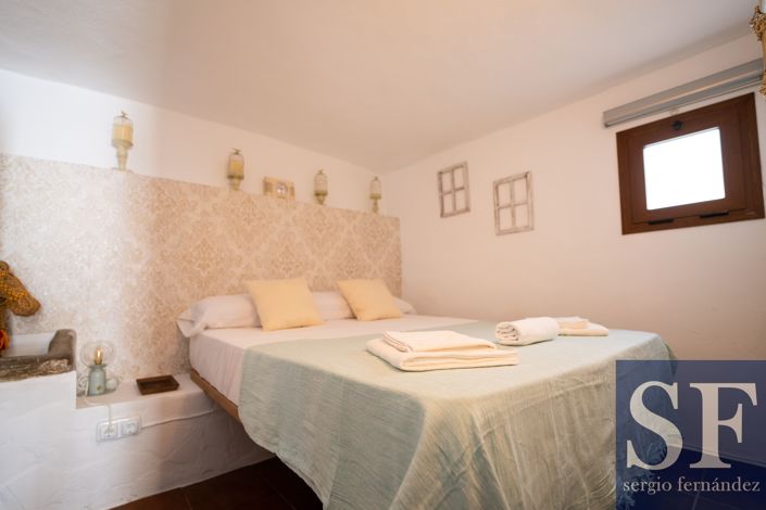 Image No.14-4 Bed Townhouse for sale