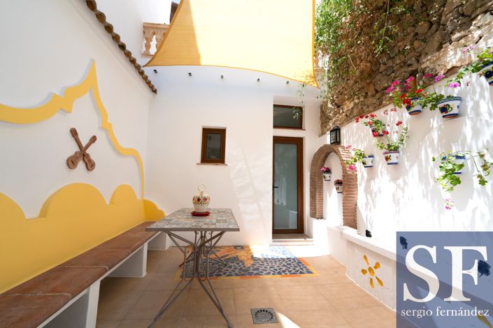 Image No.2-4 Bed Townhouse for sale