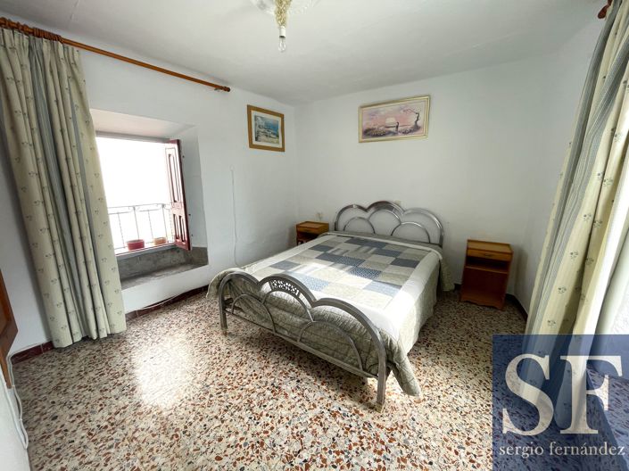 Image No.10-3 Bed Townhouse for sale