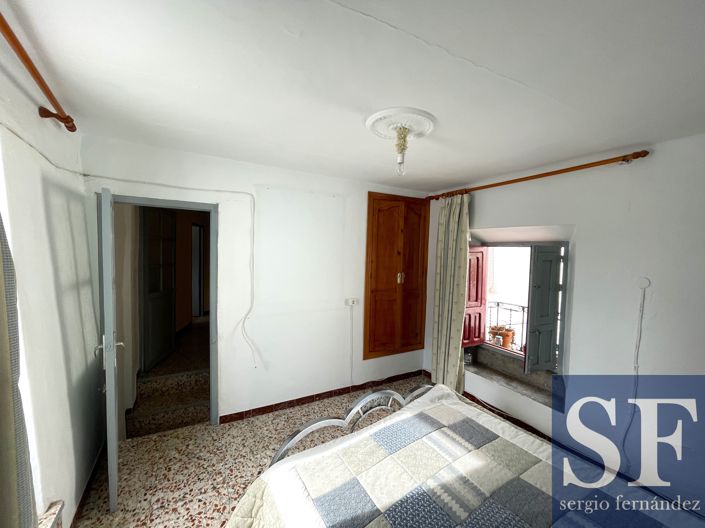 Image No.12-3 Bed Townhouse for sale