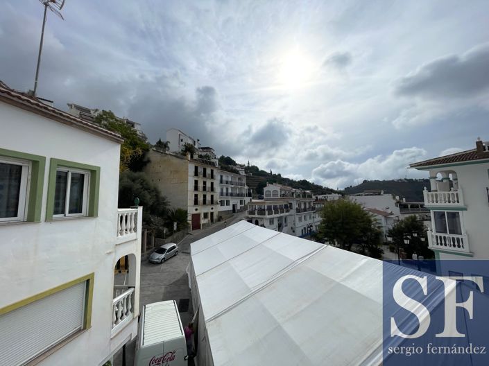 Image No.19-3 Bed Townhouse for sale