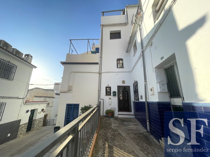 Image No.1-1 Bed Townhouse for sale