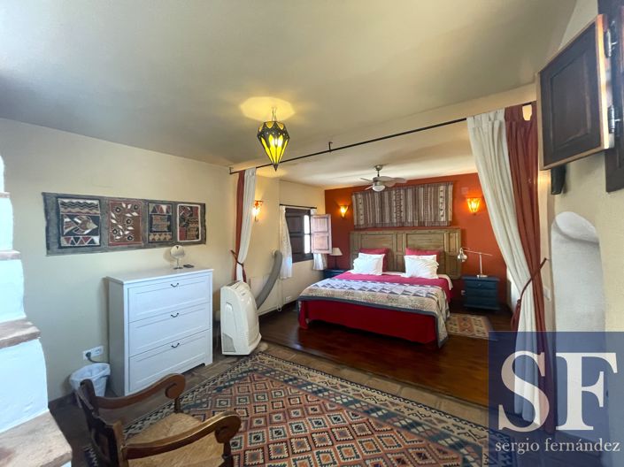 Image No.9-1 Bed Townhouse for sale