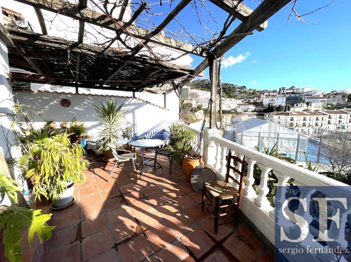 Image No.10-2 Bed Townhouse for sale