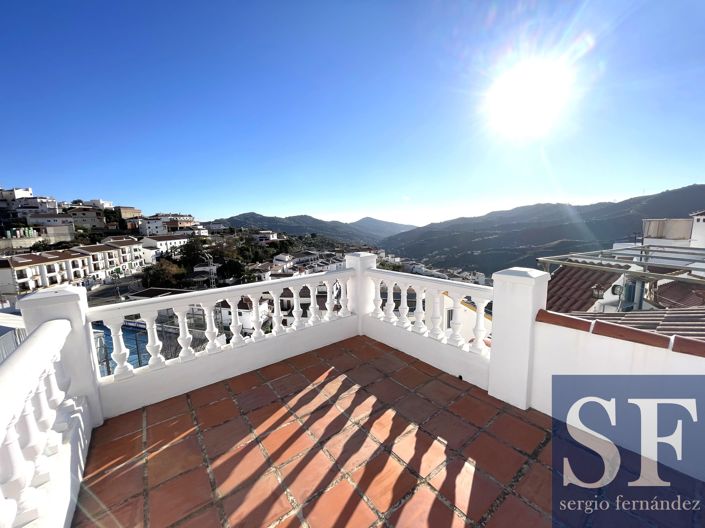 Image No.15-2 Bed Townhouse for sale