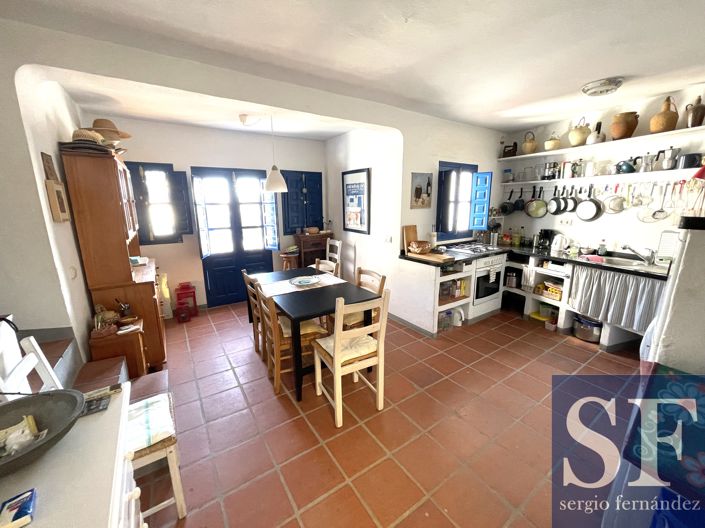 Image No.2-2 Bed Townhouse for sale