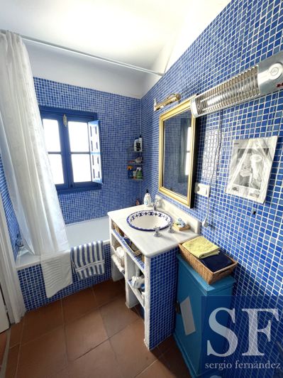 Image No.9-2 Bed Townhouse for sale