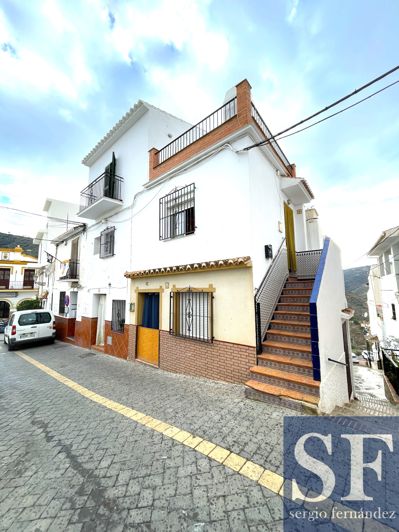 Image No.1-4 Bed Townhouse for sale