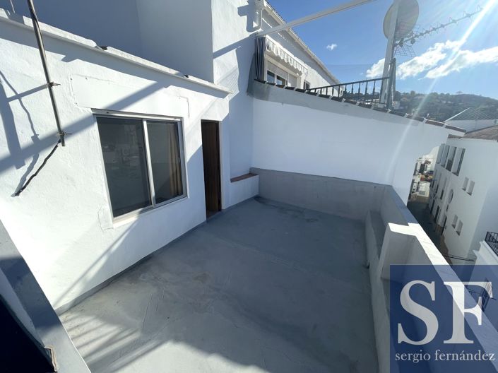 Image No.18-6 Bed Townhouse for sale