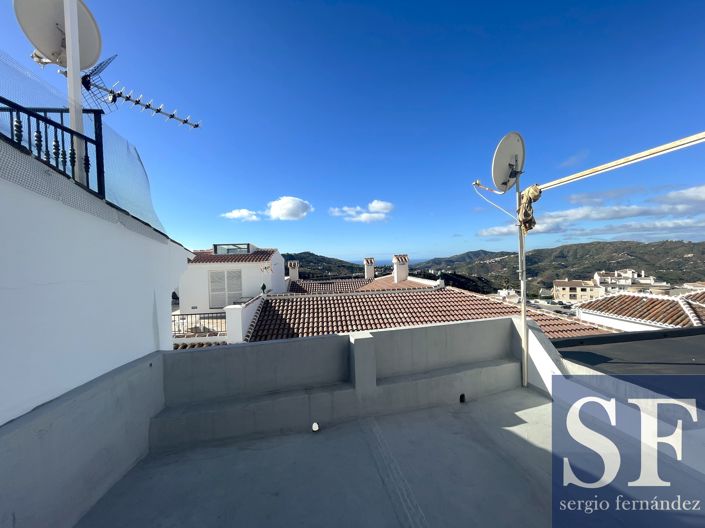 Image No.19-6 Bed Townhouse for sale