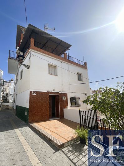 Image No.1-3 Bed Townhouse for sale