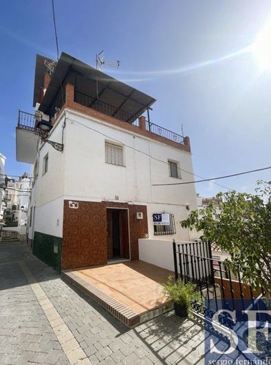 Image No.1-3 Bed Townhouse for sale
