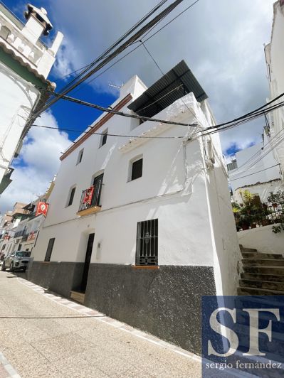 Image No.1-3 Bed Townhouse for sale