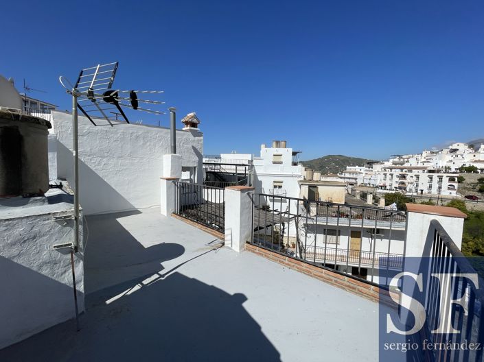 Image No.13-3 Bed Townhouse for sale