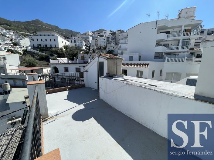 Image No.14-3 Bed Townhouse for sale