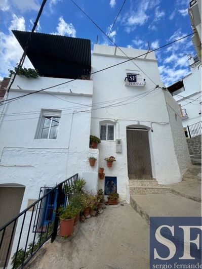 Image No.1-4 Bed Townhouse for sale