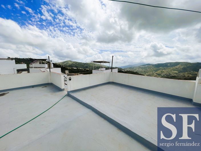 Image No.14-4 Bed Townhouse for sale