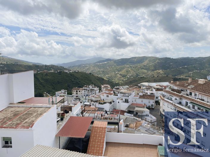 Image No.16-4 Bed Townhouse for sale