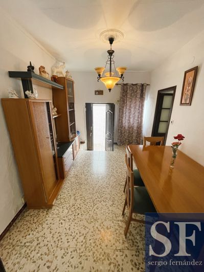 Image No.2-4 Bed Townhouse for sale