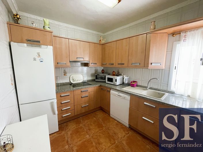 Image No.4-4 Bed Townhouse for sale