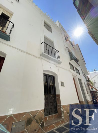 Image No.1-3 Bed Townhouse for sale
