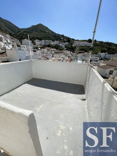 Image No.14-3 Bed Townhouse for sale