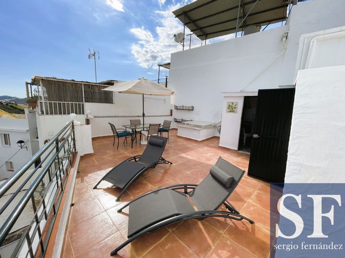 Image No.16-2 Bed Townhouse for sale