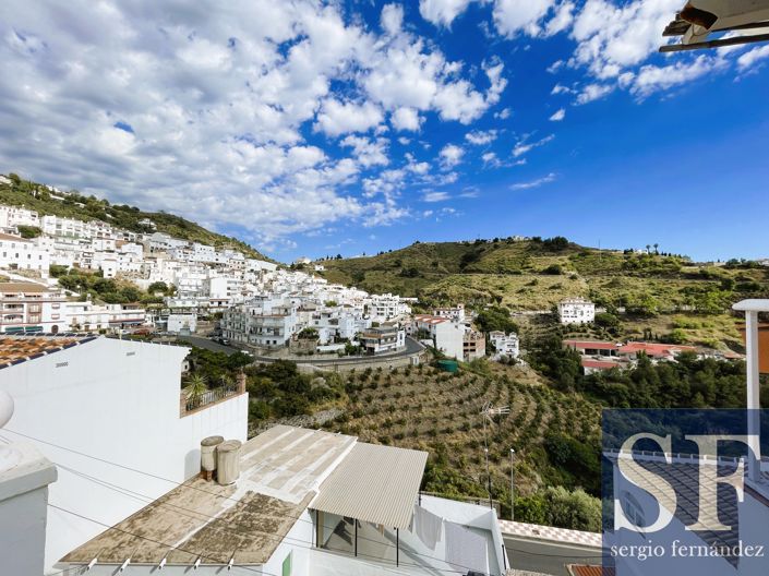 Image No.19-2 Bed Townhouse for sale