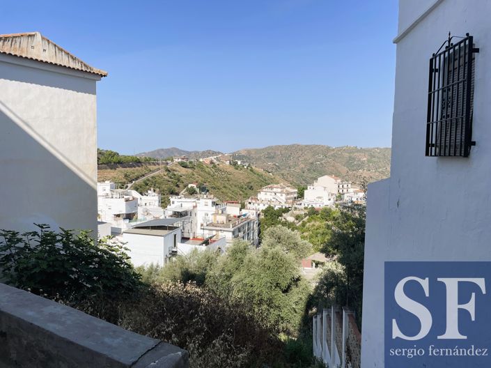 Image No.17-3 Bed Townhouse for sale