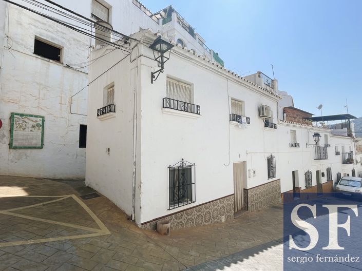 Image No.1-2 Bed Townhouse for sale