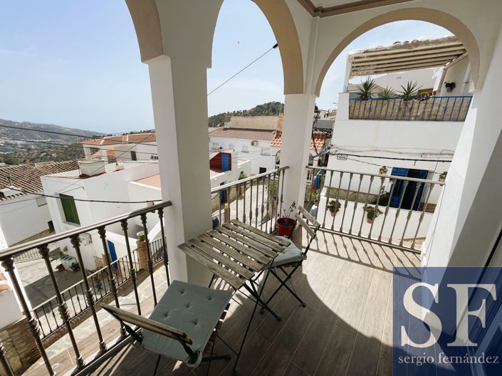 Image No.18-3 Bed Townhouse for sale