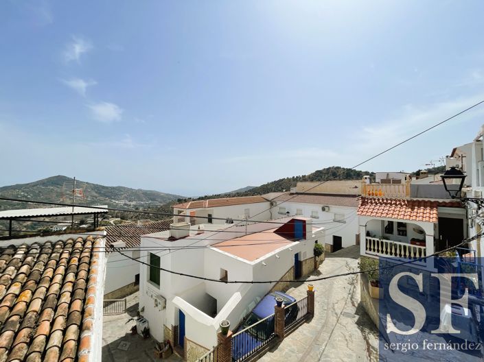 Image No.19-3 Bed Townhouse for sale