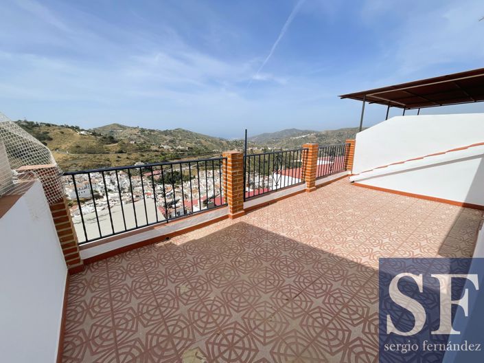 Image No.11-3 Bed Townhouse for sale