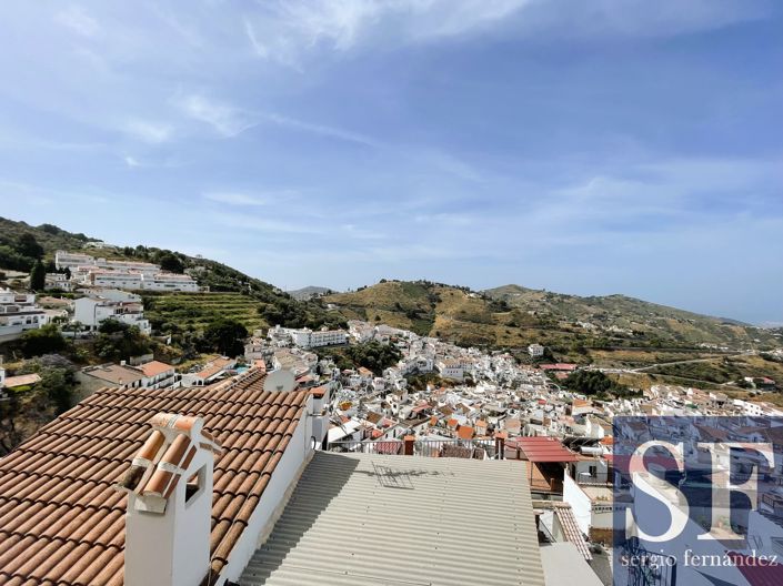 Image No.13-3 Bed Townhouse for sale