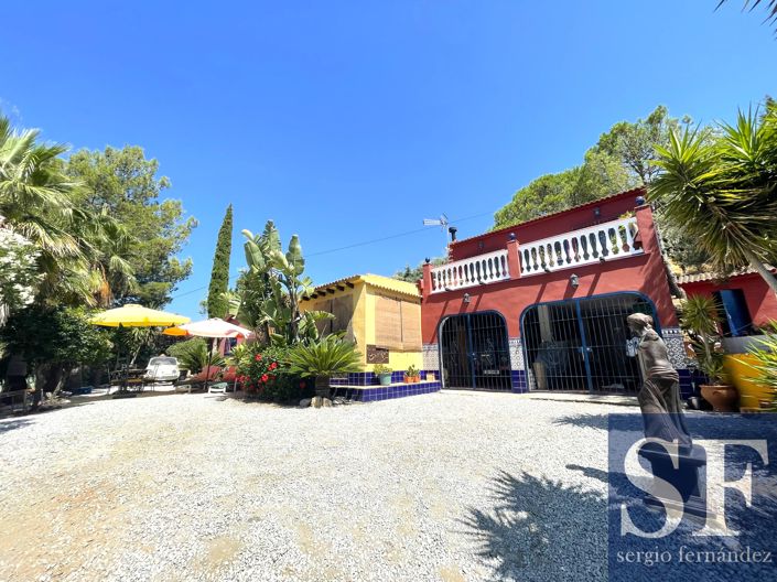 Image No.1-4 Bed Villa for sale